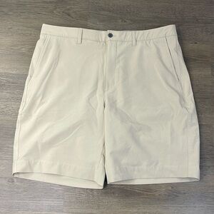 Bermuda Sands Men’s Hybrid Khaki Shorts, size 36